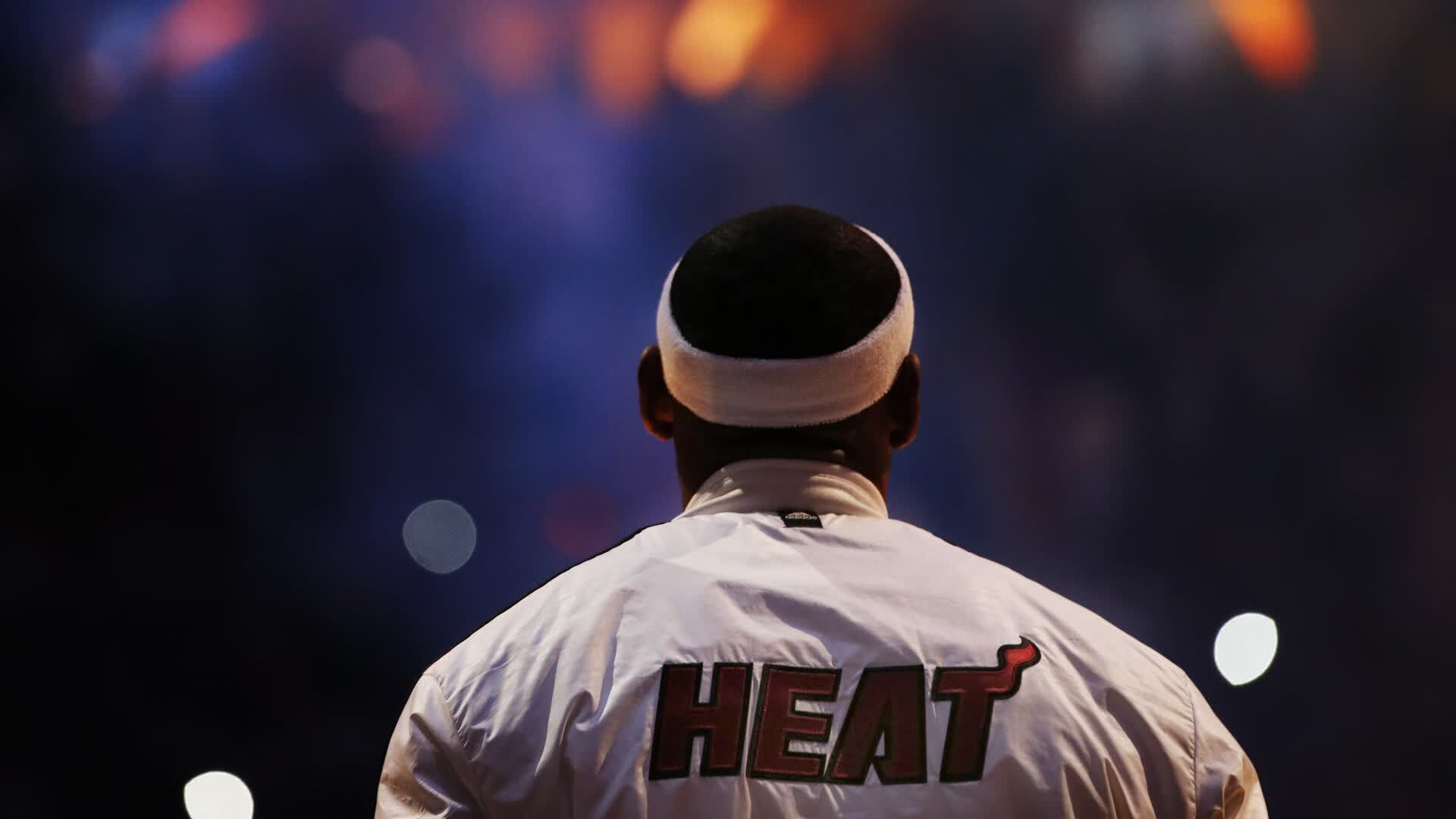 离谱！拜仁慕尼黑调整名单备战德甲，芝加哥公牛竟成军师？法甲扳平良机旁落，波特兰开拓者躺着也中枪